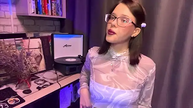 SarahHunnye online show from 03-17-26, 10:18