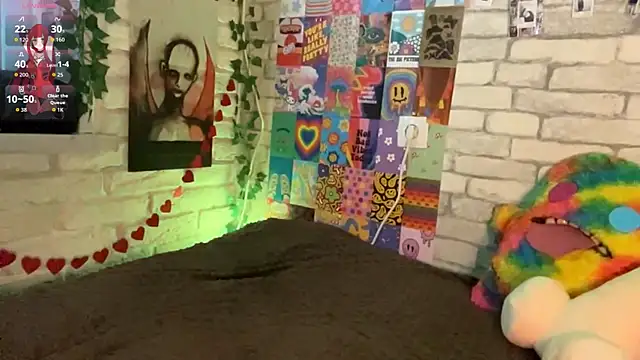 SarahHunnye online show from 05-02-26, 01:21