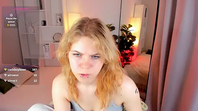 ElizabethVane online show from 05-05-26, 06:16