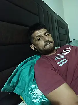Snapshot of Mortalrey27 chatting on 06-17-26, 05:14 Mortalrey27 online show from 06-17-26, 05:14
