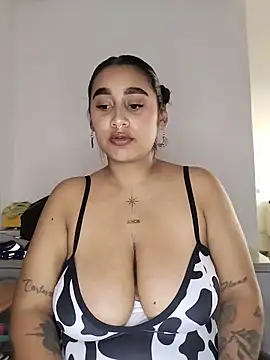 Snapshot of Mia_skyy18 chatting on 05-12-26, 11:40 Mia skyy18 online show from 05-12-26, 11:40