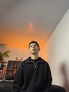 SebastianReed  online show from 04-19-26, 04:56