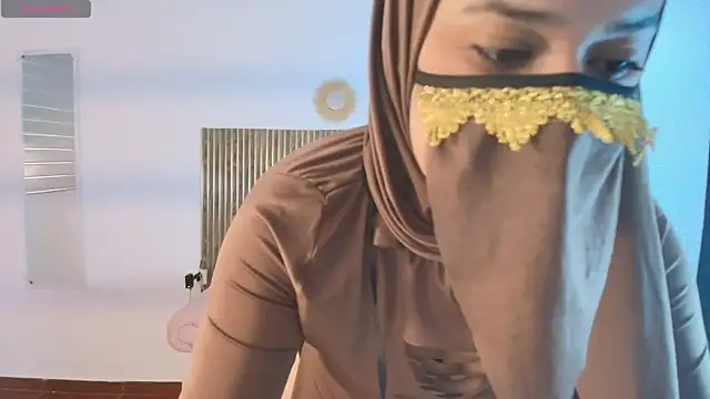 Aminaa Kaarim online show from 05-08-26, 06:24