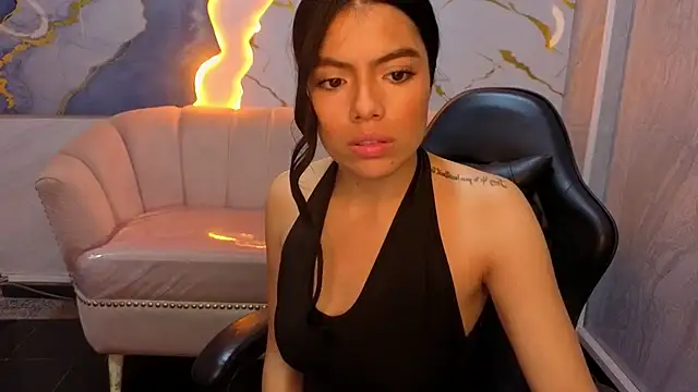  Charlottee b online show from 07-16-26, 12:55