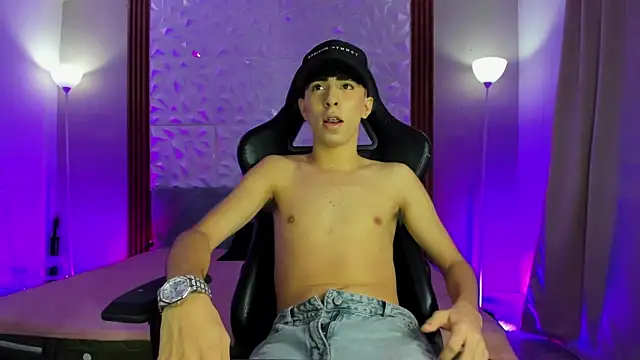 Michaell twinkk  online show from 03-15-26, 04:40