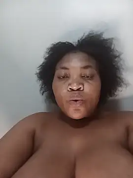 BeverlyQueen15 online show from 04-28-26, 02:27