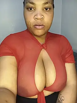 Snapshot of BeverlyQueen15 chatting on 06-24-26, 06:51 BeverlyQueen15 online show from 06-24-26, 06:51