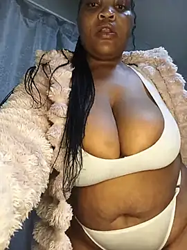 Snapshot of BeverlyQueen15 chatting on 07-25-26, 06:49 BeverlyQueen15 online show from 07-25-26, 06:49