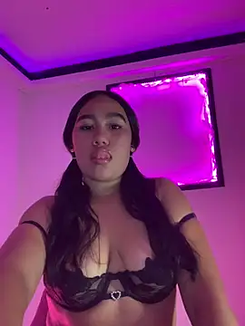 Snapshot of Alexia-bunny chatting on 03-19-26, 05:00 Alexia-bunny online show from 03-19-26, 05:00