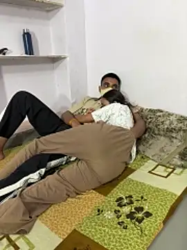 Snapshot of Sex_queen_aavaya chatting on 03-16-26, 01:04 Sex queen aavaya online show from 03-16-26, 01:04