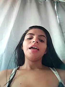 Snapshot of leidi-95- chatting on 04-06-26, 03:57 leidi-95- online show from 04-06-26, 03:57