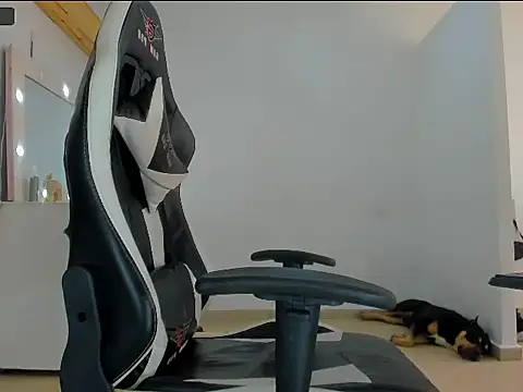 Thaliana Jaramillo online show from 04-02-26, 05:32