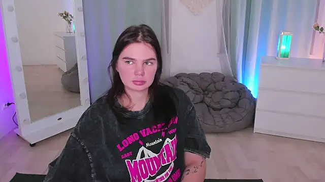 Snapshot of MillyBrown_ chatting on 04-01-26, 01:41 MillyBrown online show from 04-01-26, 01:41