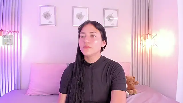 Snapshot of Sallyrosee_ chatting on 07-17-26, 04:23 Sallyrosee online show from 07-17-26, 04:23