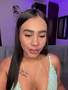 Snapshot of AlisonBeltran1 chatting on 05-28-26, 05:27 AlisonBeltran1 online show from 05-28-26, 05:27
