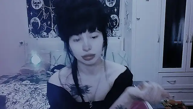 Snapshot of AllisonDeetz chatting on 06-01-26, 04:20 AllisonDeetz online show from 06-01-26, 04:20