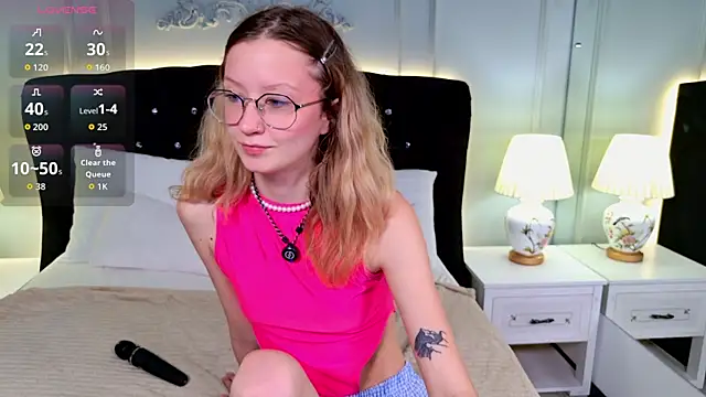 AmelieViolet online show from 06-07-26, 03:43