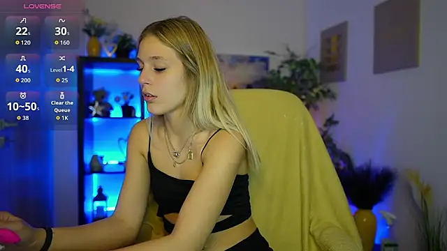Snapshot of Luna_Grace18 chatting on 05-09-26, 05:07 Luna Grace18 online show from 05-09-26, 05:07