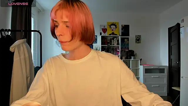 Snapshot of sweet_peach___ chatting on 04-04-26, 01:19 sweet peach online show from 04-04-26, 01:19