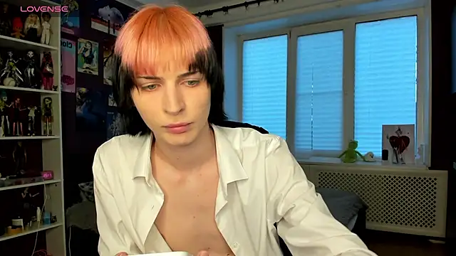 sweet peach    online show from 05-17-26, 06:26
