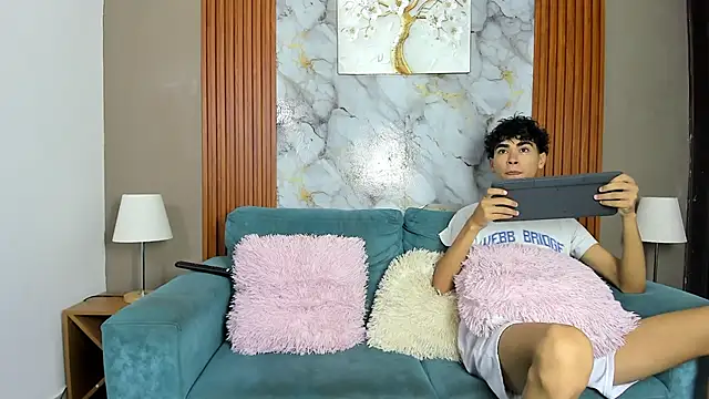 NAUGHTY BOYS1 online show from 04-06-26, 07:15