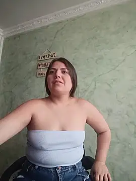 Snapshot of EmiilyStonee chatting on 06-05-26, 12:33 EmiilyStonee online show from 06-05-26, 12:33