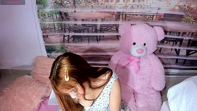 little doll18  online show from 06-10-26, 07:57