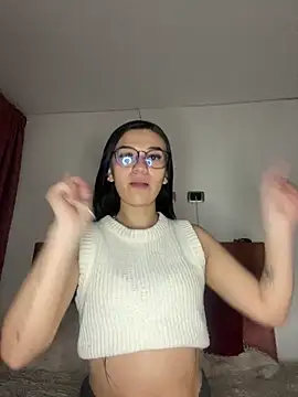 Snapshot of chloe_evans0 chatting on 03-31-26, 02:13 chloe evans0 online show from 03-31-26, 02:13