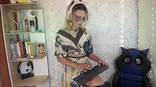  Alexaavandercloude online show from 03-26-26, 07:08