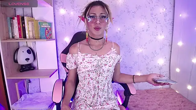 Alexaavandercloude online show from 04-28-26, 09:53