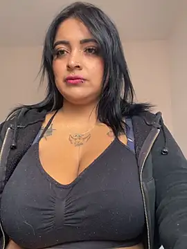 Snapshot of Sarah-917 chatting on 07-17-26, 06:24 Sarah-917 online show from 07-17-26, 06:24