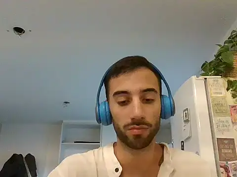 Snapshot of SantinnoVale chatting on 03-16-26, 11:31 SantinnoVale online show from 03-16-26, 11:31