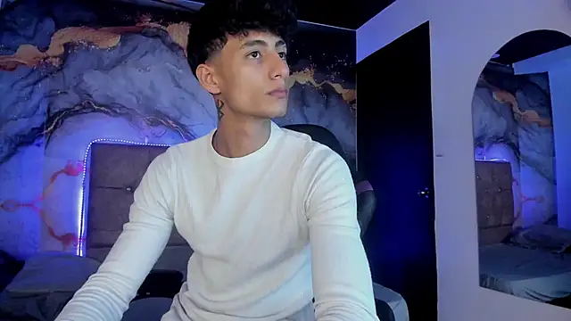 Snapshot of MaxiimoRomano_ chatting on 05-08-26, 01:27 MaxiimoRomano online show from 05-08-26, 01:27