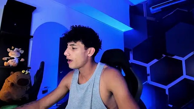 MaxiimoRomano  online show from 07-08-26, 07:07