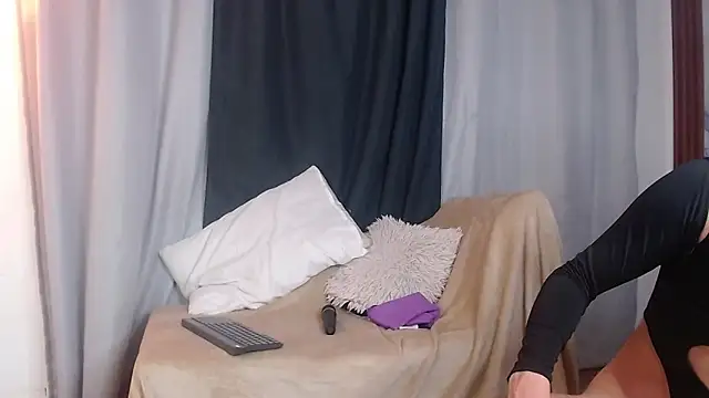 Snapshot of Astrid_Porno chatting on 05-28-26, 08:39 Astrid Porno online show from 05-28-26, 08:39