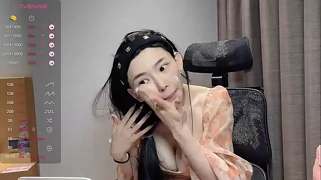 kiki-12 online show from 04-18-26, 11:49