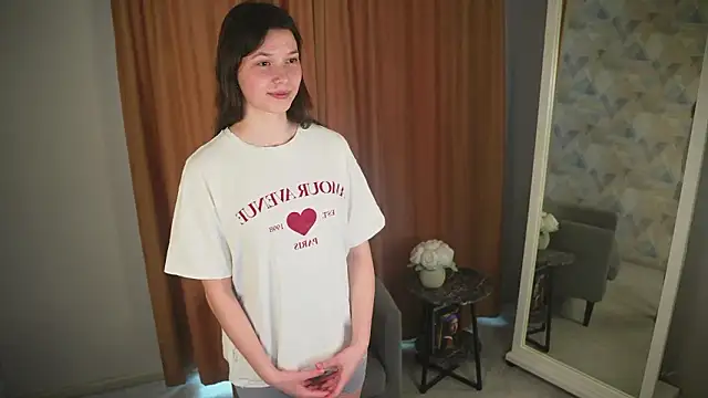 LaraeLubeck online show from 03-18-26, 10:18