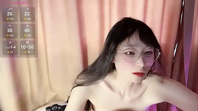 Snapshot of xinxinzii chatting on 06-02-26, 11:18 xinxinzii online show from 06-02-26, 11:18