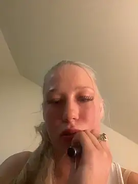 LeniMaria online show from 03-18-26, 08:23