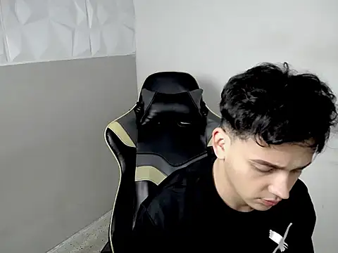 Mathias twinkk online show from 05-26-26, 04:30