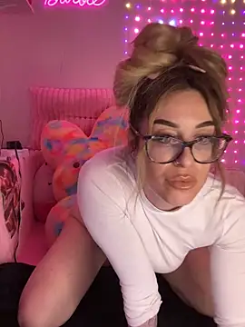Snapshot of laurenlotus chatting on 03-29-26, 02:22 laurenlotus online show from 03-29-26, 02:22