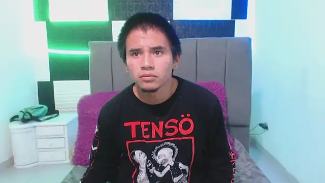 adonis latin 19 online show from 03-26-26, 04:07