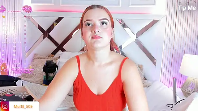 Snapshot of melanieklaus2 chatting on 06-25-26, 01:48 melanieklaus2 online show from 06-25-26, 01:48