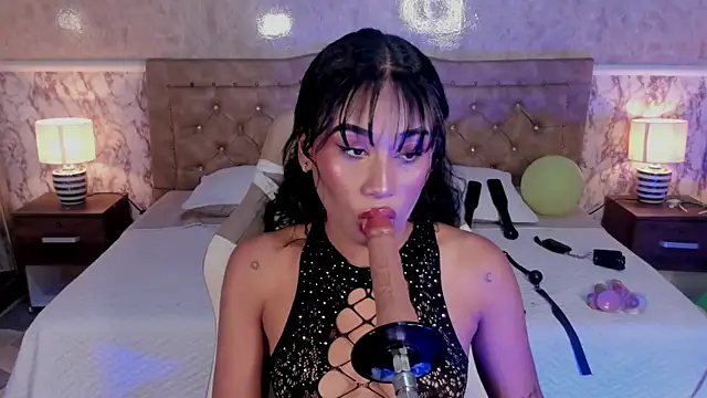 Horny Brunette  online show from 03-20-26, 04:06