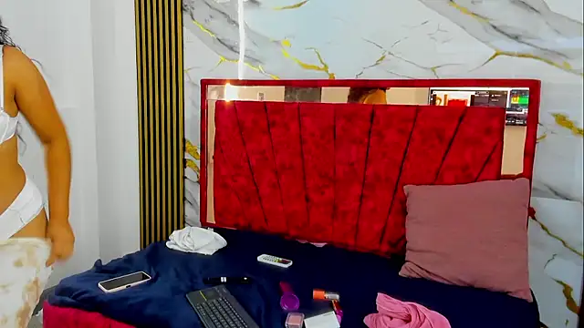 Tiana hots online show from 04-19-26, 03:17