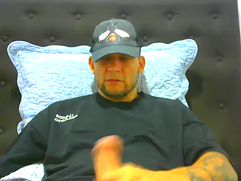 Snapshot of altenori chatting on 05-15-26, 01:12 altenori online show from 05-15-26, 01:12