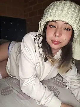 Snapshot of Petite_CherryX chatting on 04-04-26, 01:26 Petite CherryX online show from 04-04-26, 01:26