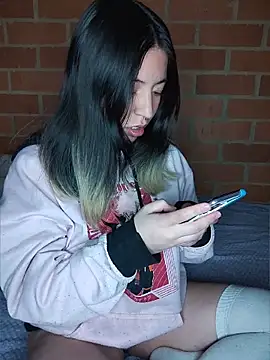 Snapshot of Petite_CherryX chatting on 04-21-26, 02:15 Petite CherryX online show from 04-21-26, 02:15