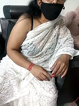 Snapshot of Rashilii_Bhabi chatting on 03-25-26, 04:35 Rashilii Bhabi online show from 03-25-26, 04:35