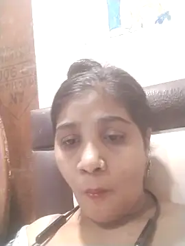 Snapshot of LovelyRenu chatting on 04-01-26, 02:03 LovelyRenu online show from 04-01-26, 02:03